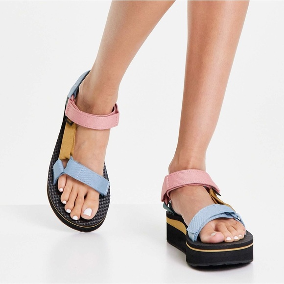 Teva Flatform Universal Chunky Sandals in Light Multi - Picture 4 of 11